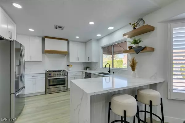 Las Vegas, NV 89134,8916 Mountain Gate DR