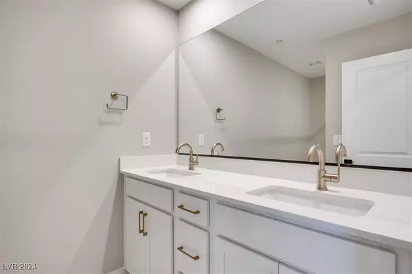 4384 Tallow Falls AVE Las Vegas, NV 89139