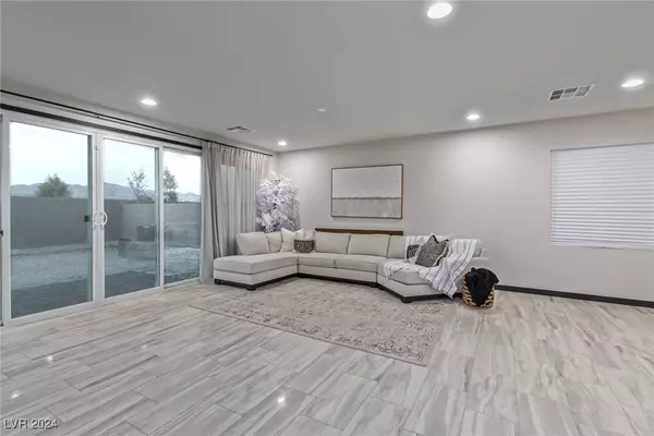 3022 Risen Star RD North Las Vegas, NV 89086