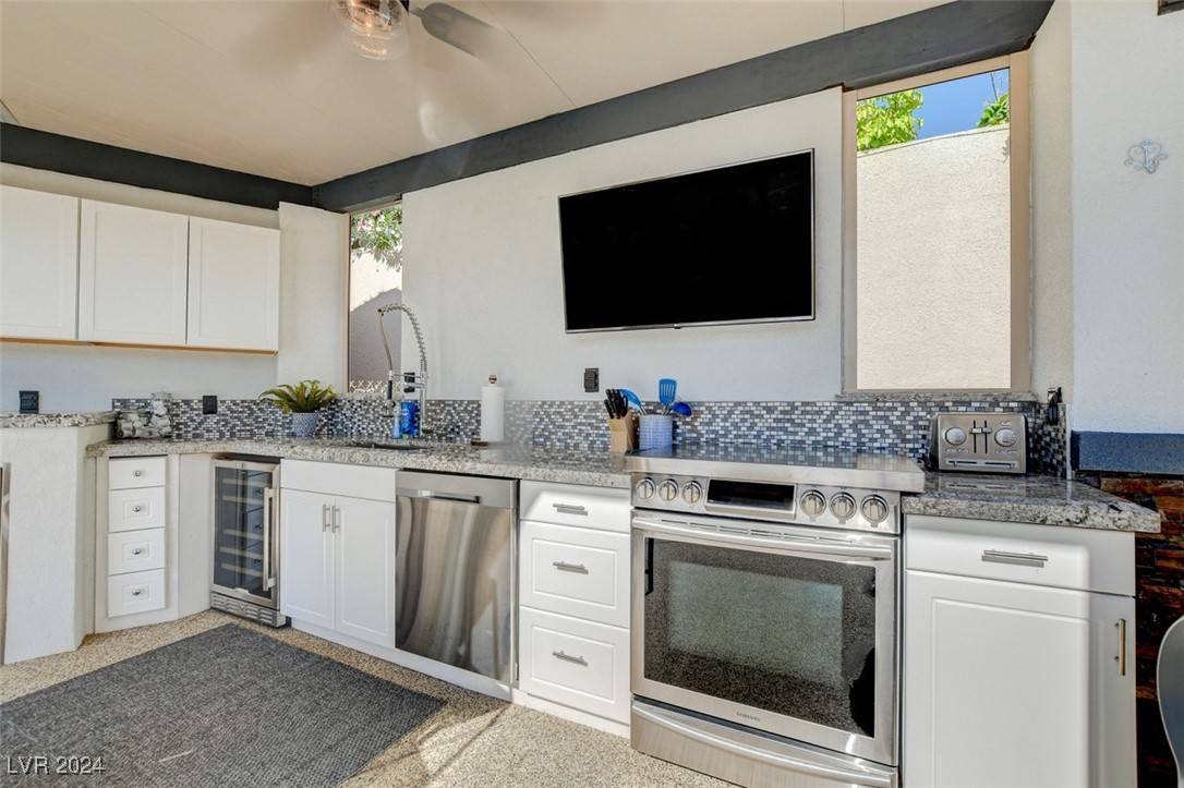 Las Vegas, NV 89139,8175 Arville ST #235