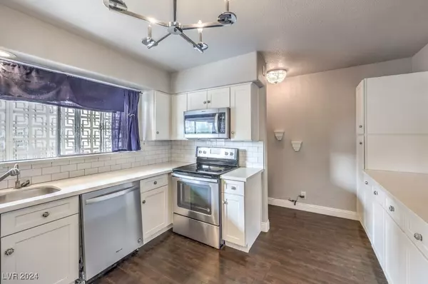 Las Vegas, NV 89109,356 E Desert Inn RD #313