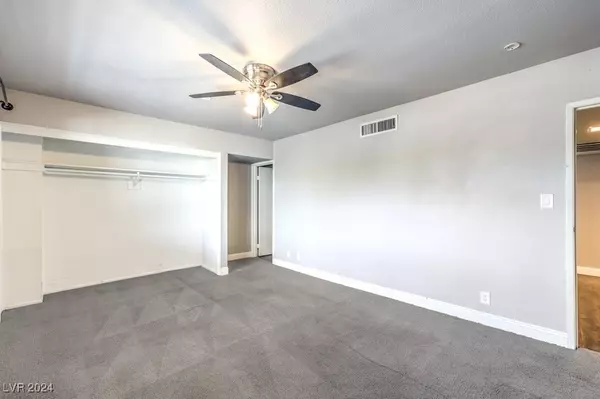 Las Vegas, NV 89109,356 E Desert Inn RD #313