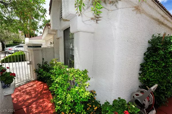 Las Vegas, NV 89149,7268 Drifting River CT