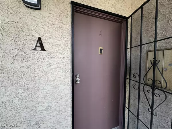 Las Vegas, NV 89102,4464 W Desert Inn RD #A