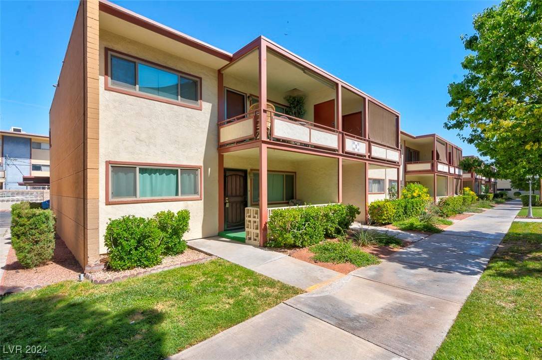 350 E Desert Inn RD #D108,  Las Vegas,  NV 89109