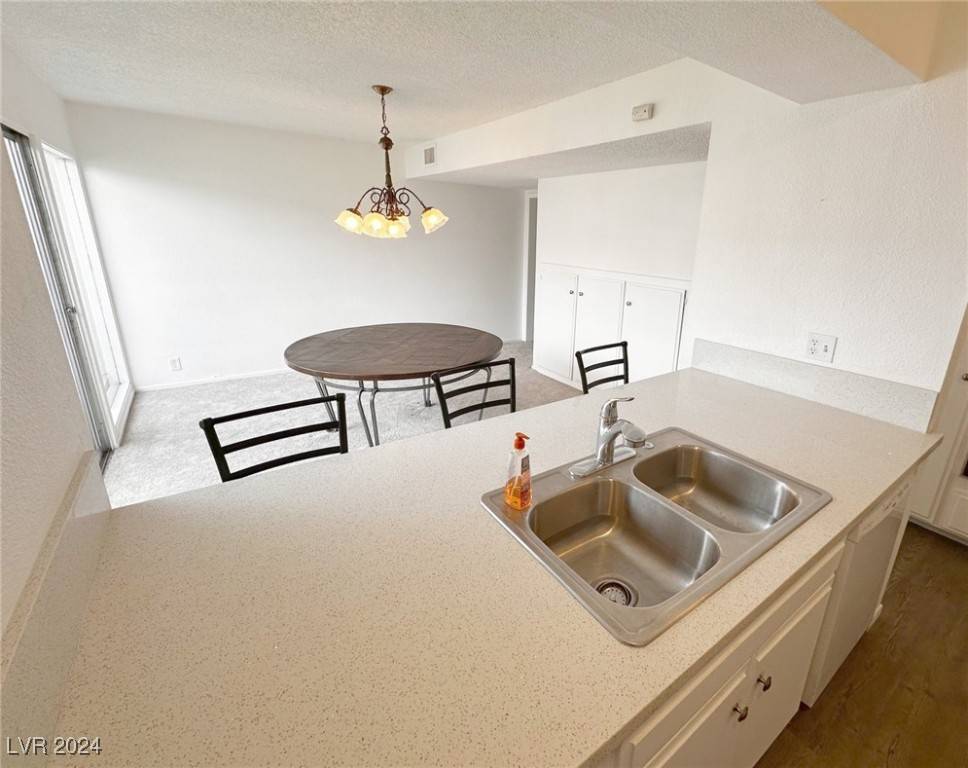 Las Vegas, NV 89102,3004 El Camino AVE