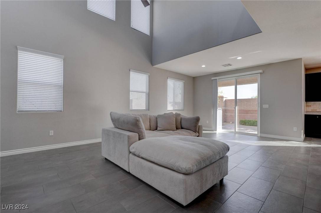 Las Vegas, NV 89166,10379 Northern Hills AVE