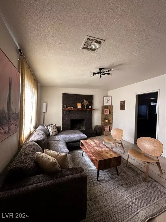 Las Vegas, NV 89104,2213 E Oakey BLVD