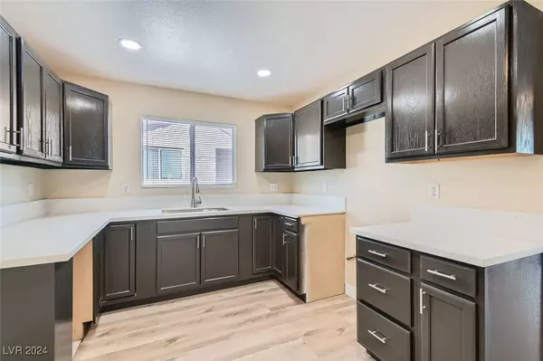 Las Vegas, NV 89110,3965 Rebecca Raiter AVE #202