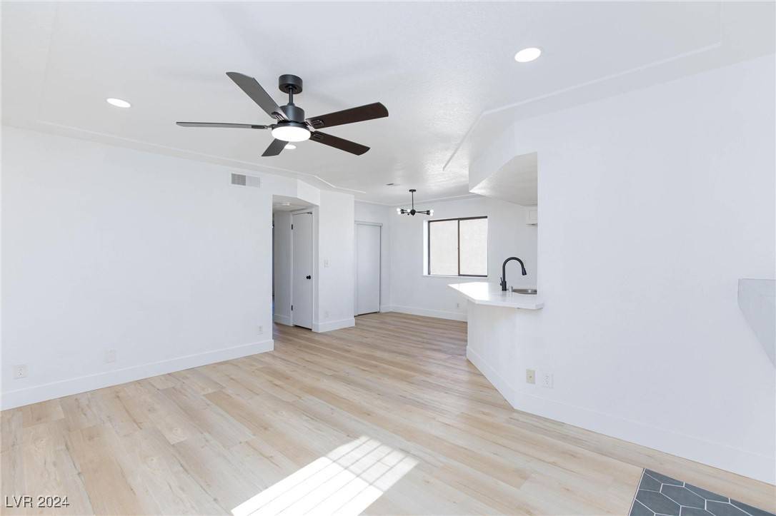 North Las Vegas, NV 89030,2100 Venus AVE #D