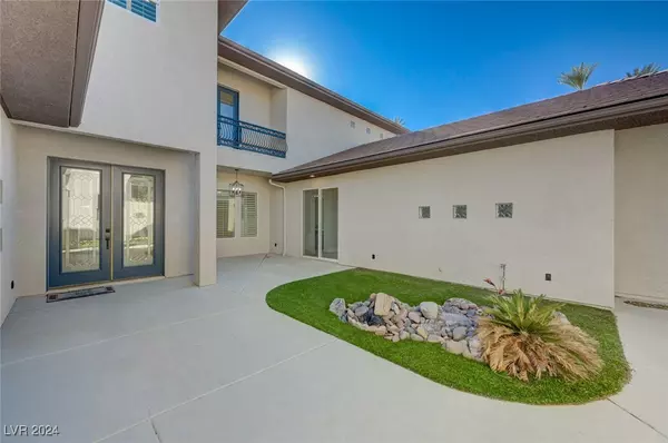 Las Vegas, NV 89117,7481 Crystal Forrest DR