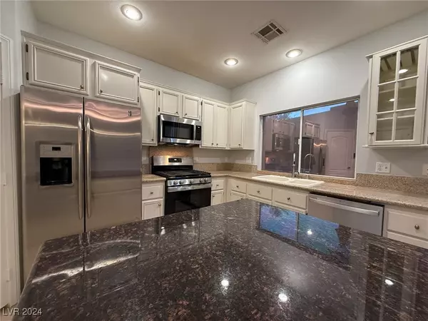 Henderson, NV 89012,122 Humphreys Peak CT