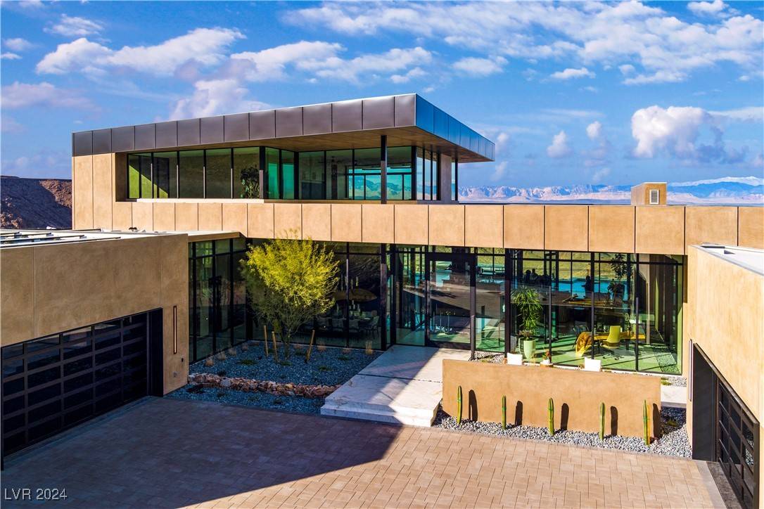 Henderson, NV 89012,7 Stoneshead CT