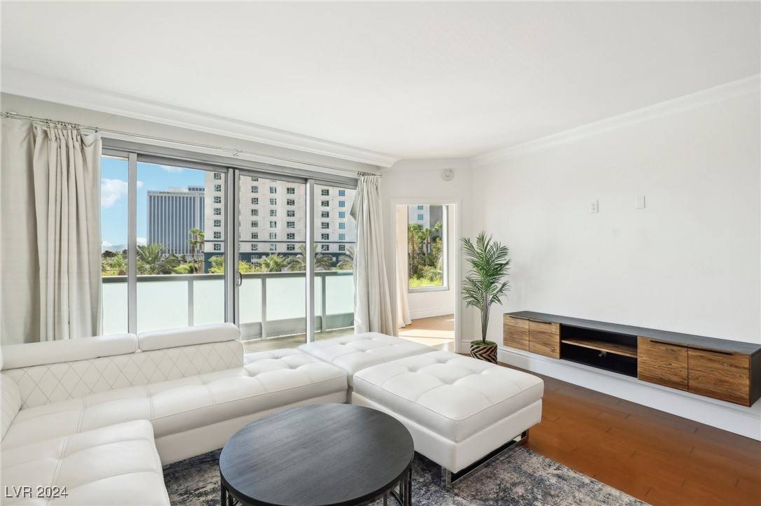 Las Vegas, NV 89109,322 Karen AVE #206