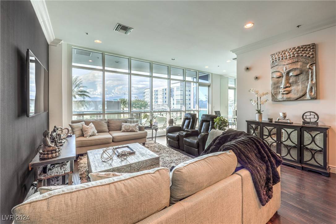 4525 Dean Martin DR #302, Las Vegas, NV 89103