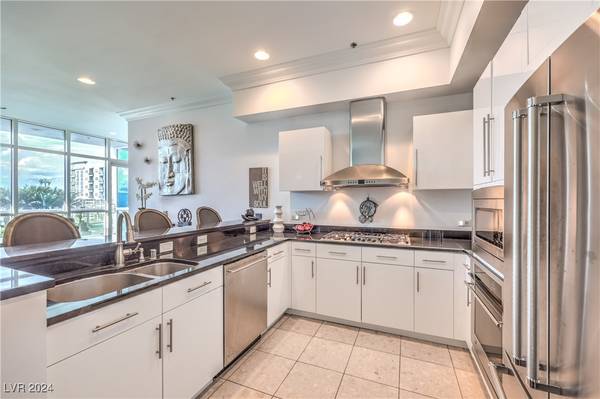 Las Vegas, NV 89103,4525 Dean Martin DR #302
