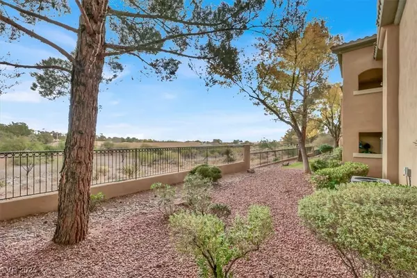Las Vegas, NV 89128,8720 Red Rio DR #204