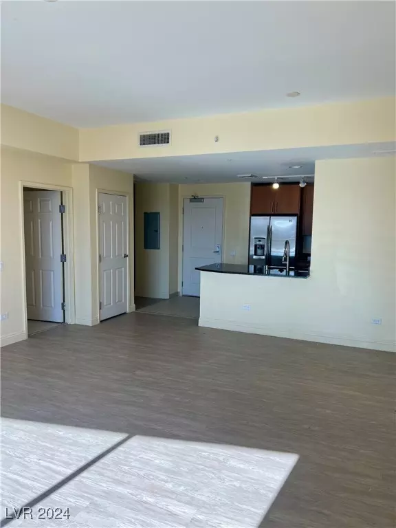 Las Vegas, NV 89102,200 W Sahara AVE #3207