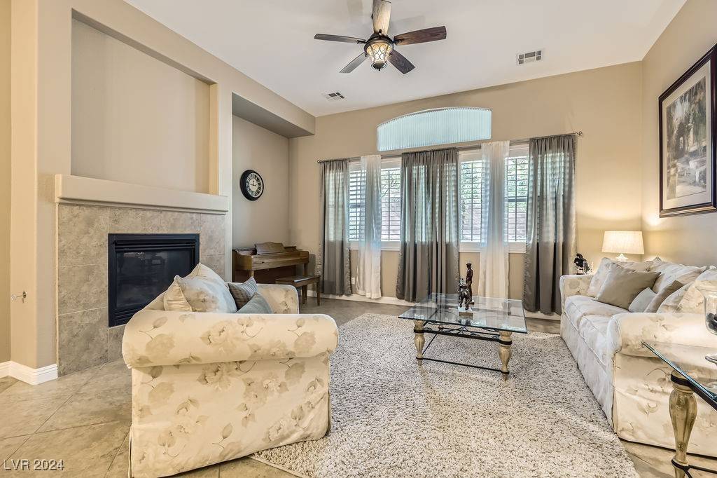 Las Vegas, NV 89178,9615 Stonily LN