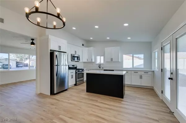 Las Vegas, NV 89119,5610 Surrey ST