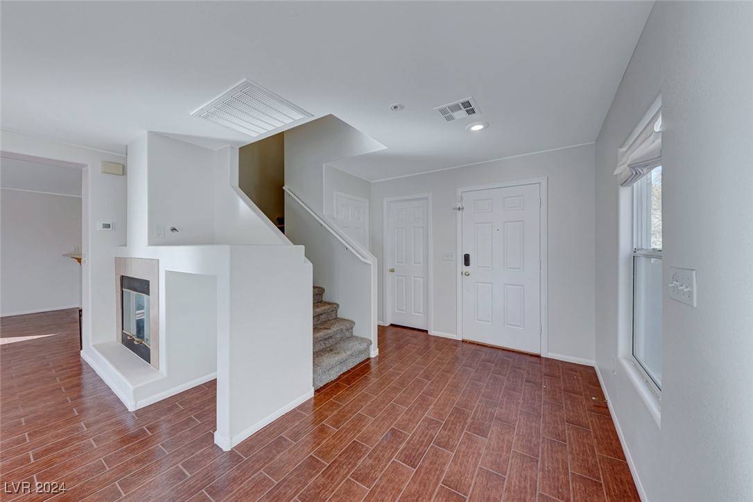 North Las Vegas, NV 89084,6512 Copper Smith CT
