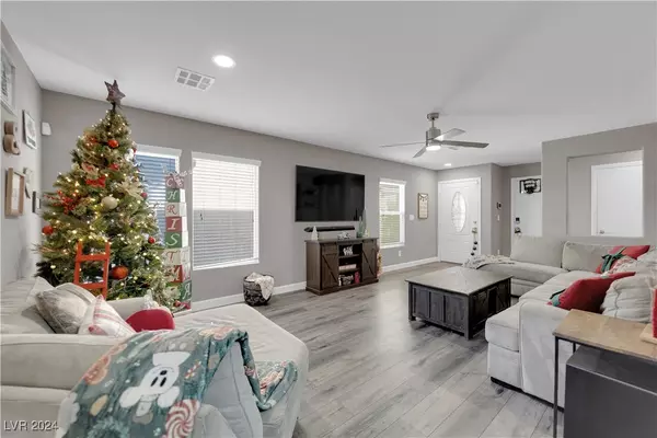 Las Vegas, NV 89148,10044 Glen Aire AVE