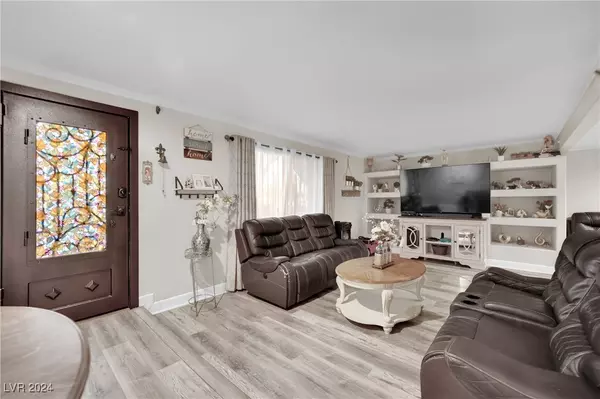 3358 China DR, Las Vegas, NV 89121
