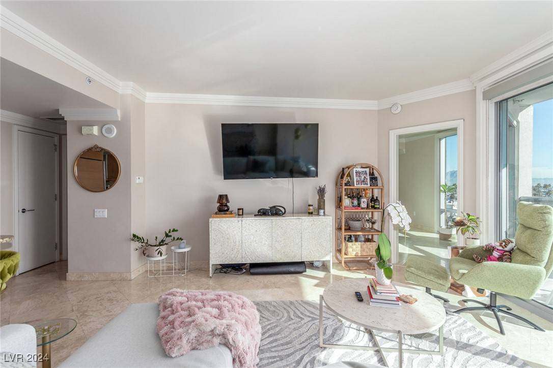 Las Vegas, NV 89109,322 Karen AVE #505