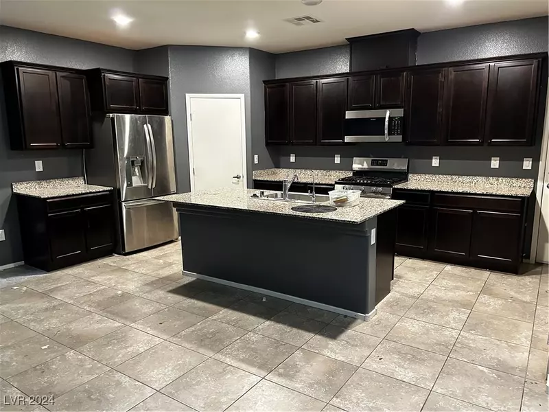 7232 Halo Falls ST, North Las Vegas, NV 89084