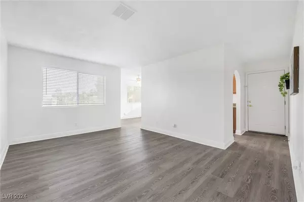 Las Vegas, NV 89108,1814 N Decatur BLVD #204