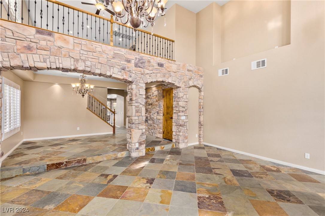 Las Vegas, NV 89139,8461 Moondance Cellars CT