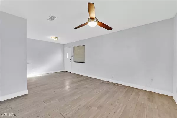 Las Vegas, NV 89119,3801 Daisy ST #40