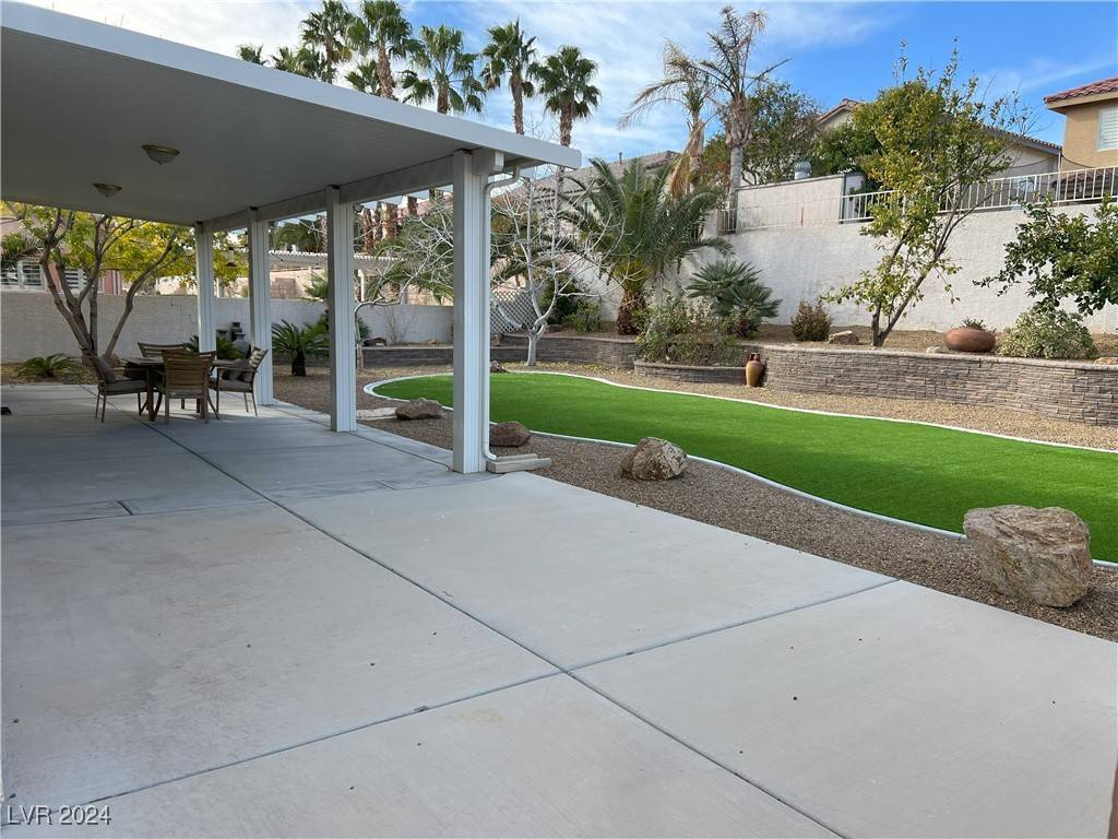 Las Vegas, NV 89117,3049 Azure Bay ST