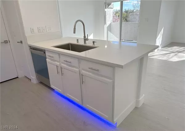 Las Vegas, NV 89113,7255 W Sunset RD #2046