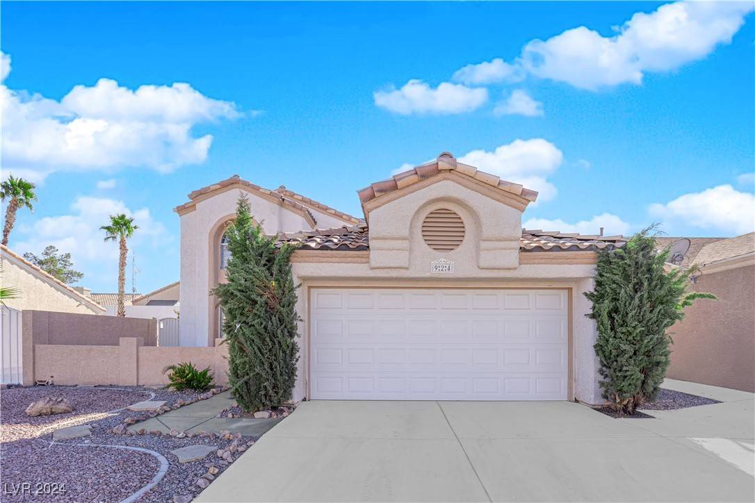 Henderson, NV 89002,924 High Plains DR