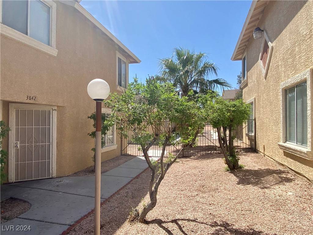 3842 Soda Springs DR, Las Vegas, NV 89115