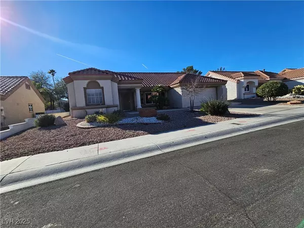 8905 Sandspring DR, Las Vegas, NV 89134