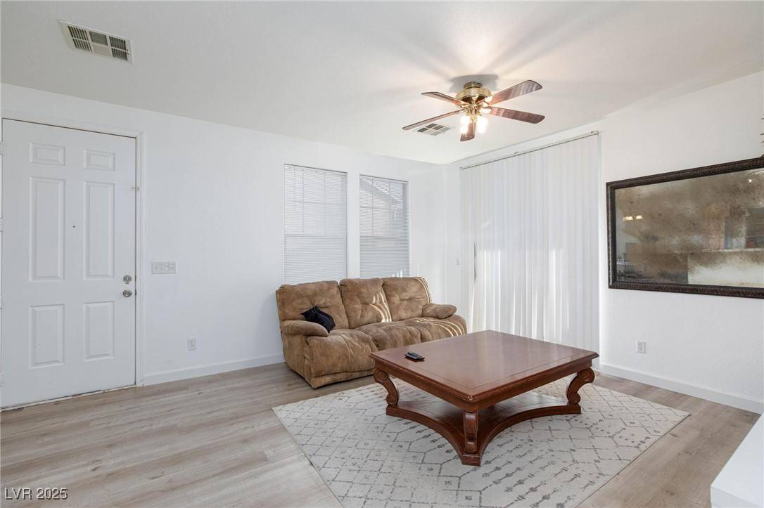 Las Vegas, NV 89122,4966 Droubay DR