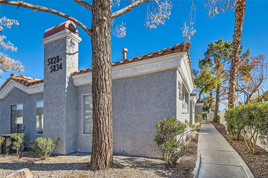5834 Vegas DR, Las Vegas, NV 89108