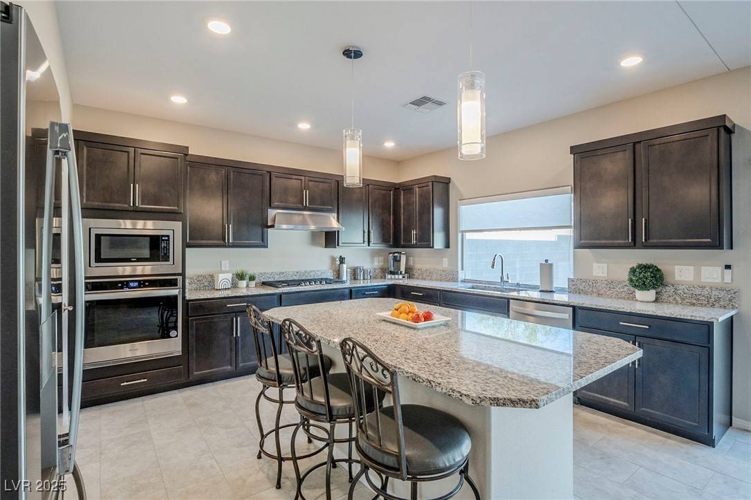 10417 Bent River ST, Las Vegas, NV 89183