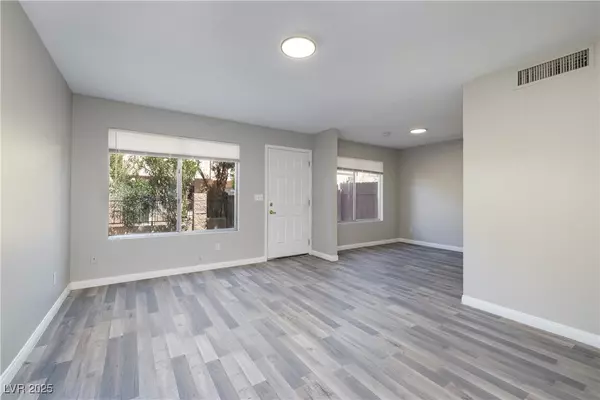 Las Vegas, NV 89119,4338 Caliente ST #4