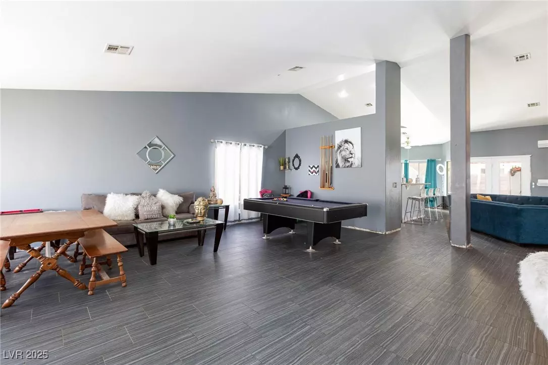 Henderson, NV 89074,207 Charter Oak ST