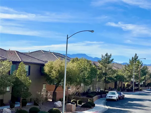 Las Vegas, NV 89118,6255 W Arby AVE #370