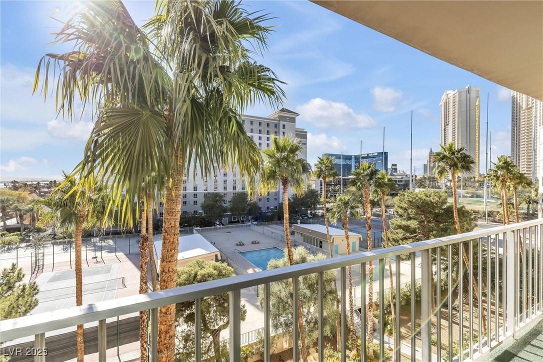 Las Vegas, NV 89169,205 E Harmon AVE #707