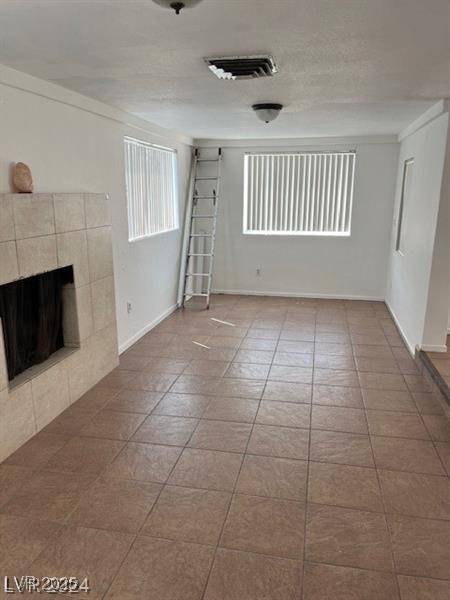 Las Vegas, NV 89107,431 Bedford RD