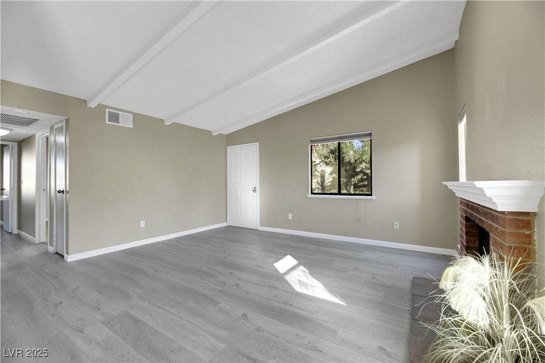 Las Vegas, NV 89102,4752 Obannon DR #D