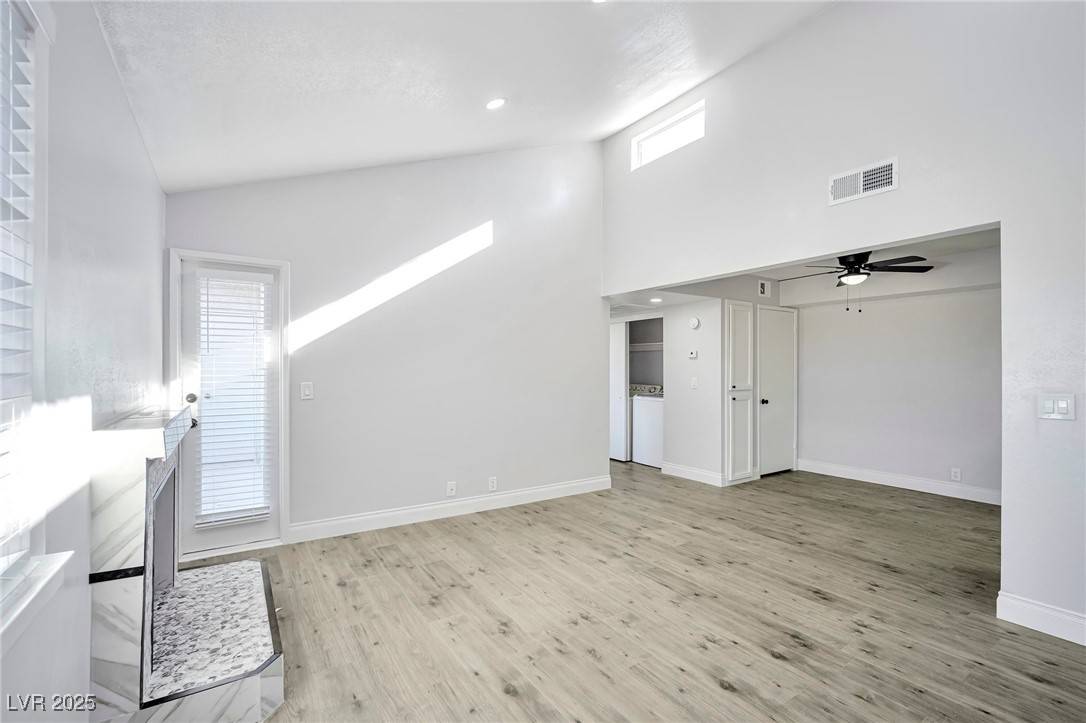 Las Vegas, NV 89119,1701 E Katie AVE #10