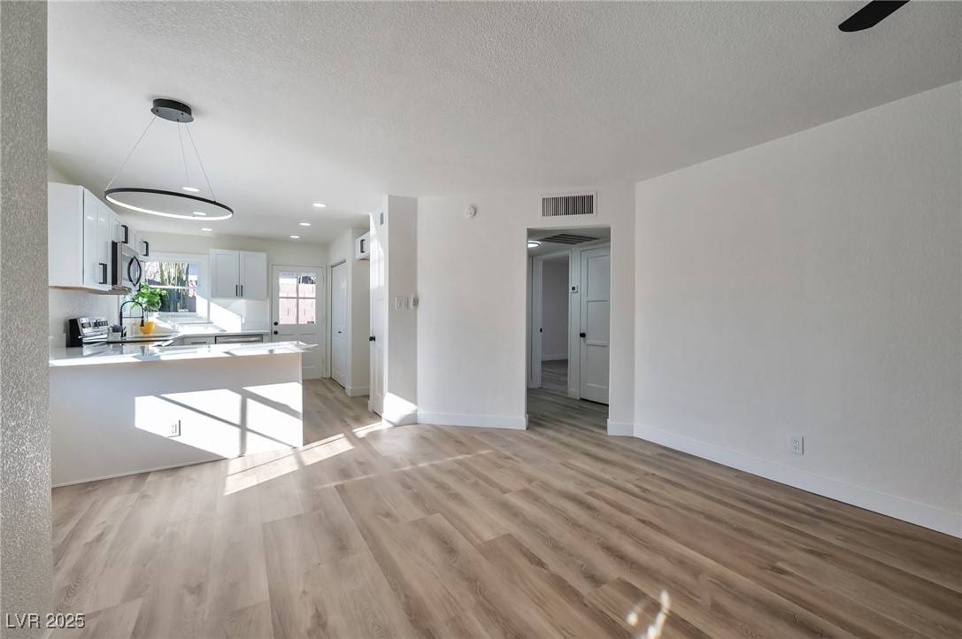 Las Vegas, NV 89104,1445 Cottonwood PL