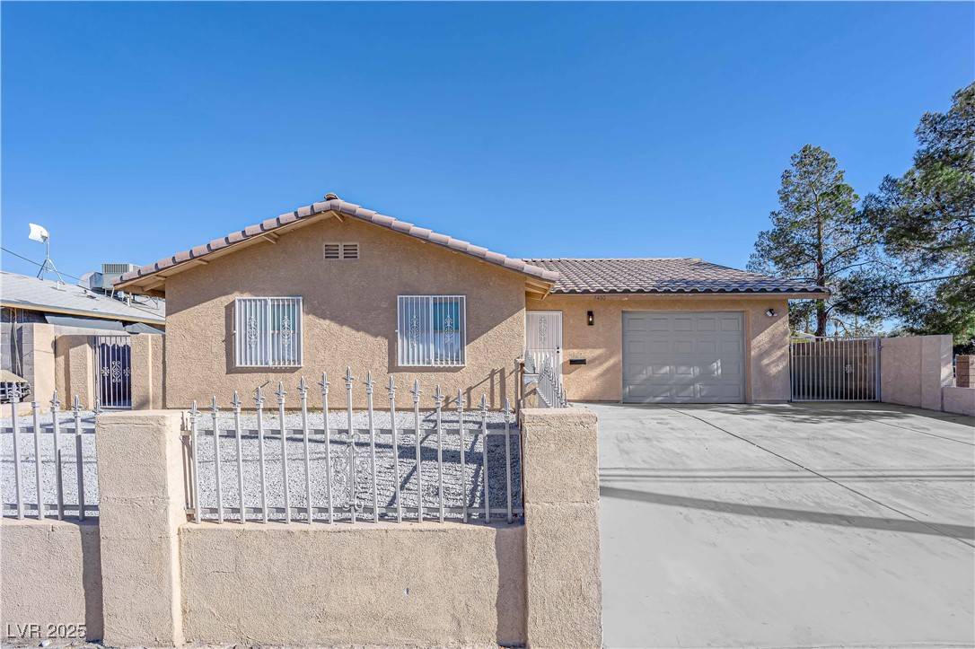 4450 Mountain Vista ST, Las Vegas, NV 89121
