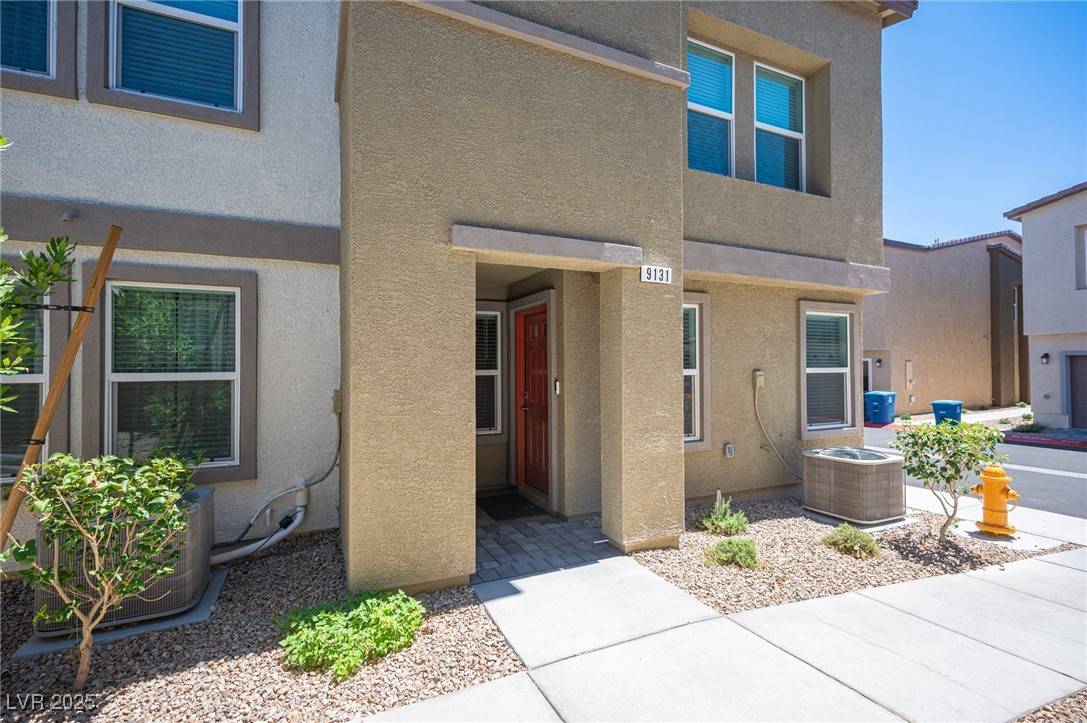 9131 Hitmaker ST, Las Vegas, NV 89113